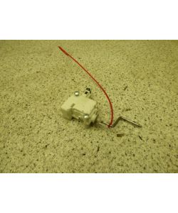 Stellmotor ZV Tankklappe 4B9862153 101Tkm Audi 4B 2.7 V6 A6 01.856.094