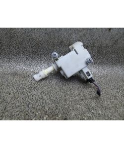 Stellmotor ZV Tankklappe 3AA810773 139Tkm VW Passat 3C B7 2.0 TDI 14.1736.125