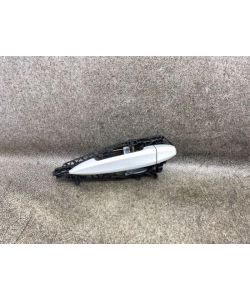 Türgriff außen vorne links Alpinweiß 3 300 75Tkm BMW 2er F45 218i 16.1937.069