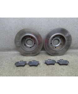 Bremsscheiben BREMBO hinten Bremsklötze 08B34741 Mercedes W176 A180 13.1819.158