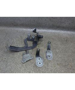 Halter Kotflügel vorne links Träger BMW F11 525D 5K Touring 11.1811.017
