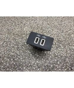 USB Anschluss HC3T-14F014-BC 92Tkm Ford Mondeo MK5 BA7 18.1978.081
