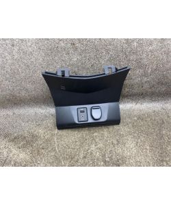 Abdeckung Mittelkonsole 681044CC0A Nissan X-Trail III T32 15.1947.058