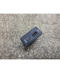 USB AUX In Anschluss Buchse 5G0035222 def VW Passat B8 3C  15.1965.046