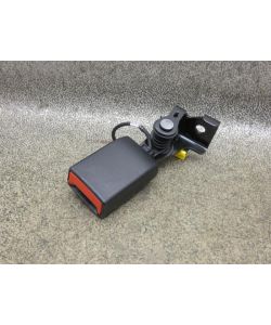 Gurtschloss H hinten A1768600369 50Tkm Mercedes W117 CLA250 15.1823.022