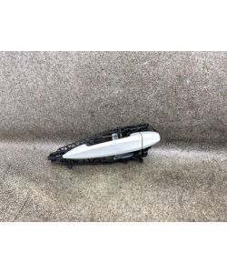Türgriff außen vorne links Alpinweiß 3 300 75Tkm BMW 2er F45 218i 16.1937.069