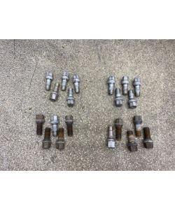 Radschrauben Satz 20x Radbolzen 295Tkm Mercedes C218 W218 CLS 350 12.1873.003