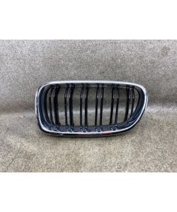 Kühlergrill links Frontgrill Verkleidung BMW F11 5er 530D 11.1949.213