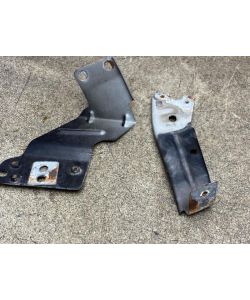 Halter Kotflügel vorne rechts Maserati Ghibli III M156 M157 15.1939.323