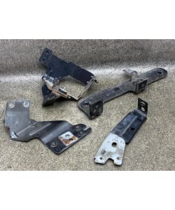 Halter Kotflügel ABS vorne links Maserati Ghibli III M156 M157 15.1939.324