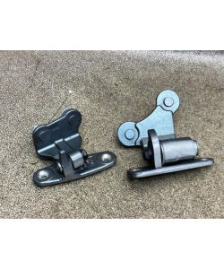 Scharnier Tür hinten rechts Mercedes W204 C200 T-Modell Facelift 11.1865.131
