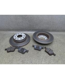 Bremsscheiben hinten Bremsklötze 272mm 84Tkm VW Golf VII AU 1.2 TSI 14.1825.113