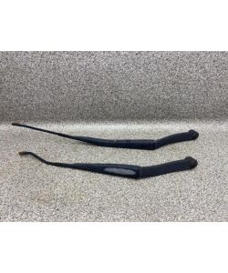 Scheibenwischerarm vorne links rechts def Hyundai H-1 Travel Starex 12.1977.142