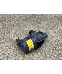 Zusatzwasserpumpe 7L0965561J 171Tkm Porsche Cayenne 9PA 3.0 TDI 09.1861.136