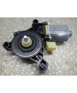 Fensterhebermotor VR vorne rechts 0130822717 100Tkm Audi A3 8V 14.1473.012