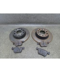 Bremsscheiben Satz hinten 272mm Bremsklötze Maxgear VW Touran II 5T 15.1848.084