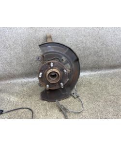 Achsschenkel vorne links 131Tkm Toyota RAV4 III XA3 2.0 Allrad 4x4 06.1915.073