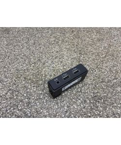 USB AUX In Anschluss Buchse 575035736 82Tkm Seat Leon III 5F 18.1994.027