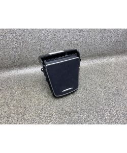 Ablagefach Mittelkonsole A1766804600 0517610055 Mercedes CLA W117 16.2020.092