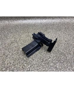 Halterung Türschloss vorne rechts A1177230214 Mercedes CLA W117 16.2020.111