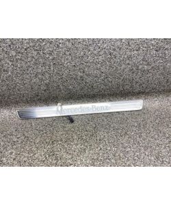 Einstiegsleiste vorne links A2466805300 Mercedes CLA W117 AMG-Line 16.2020.079