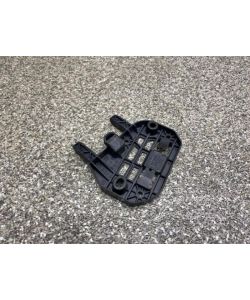 Halterung Türschloss vorne rechts A2467230114 Mercedes CLA W117 16.2020.109