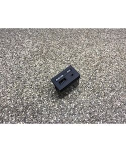 USB AUX Anschluss Buchse 96120-3Z5504X Hyundai i40 VF Kombi 13.2048.048